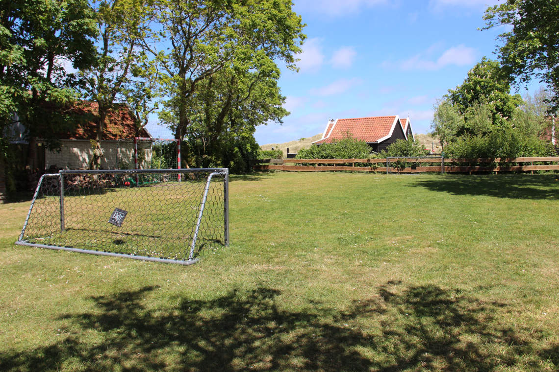 Trapveld met doelen Finistère Terschelling